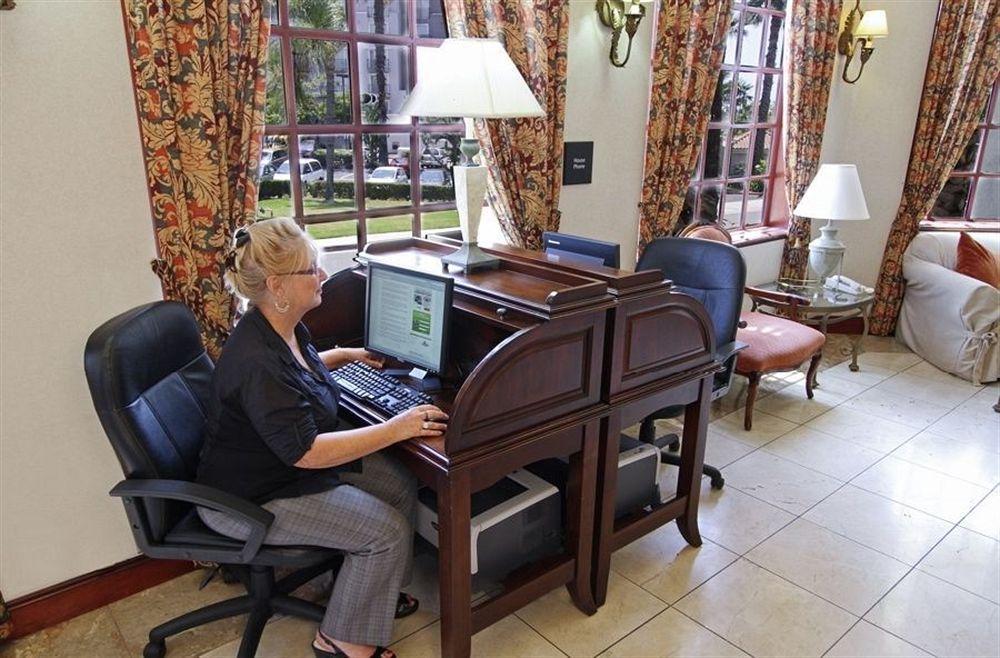Express Inn Санта-Ана Зручності фото